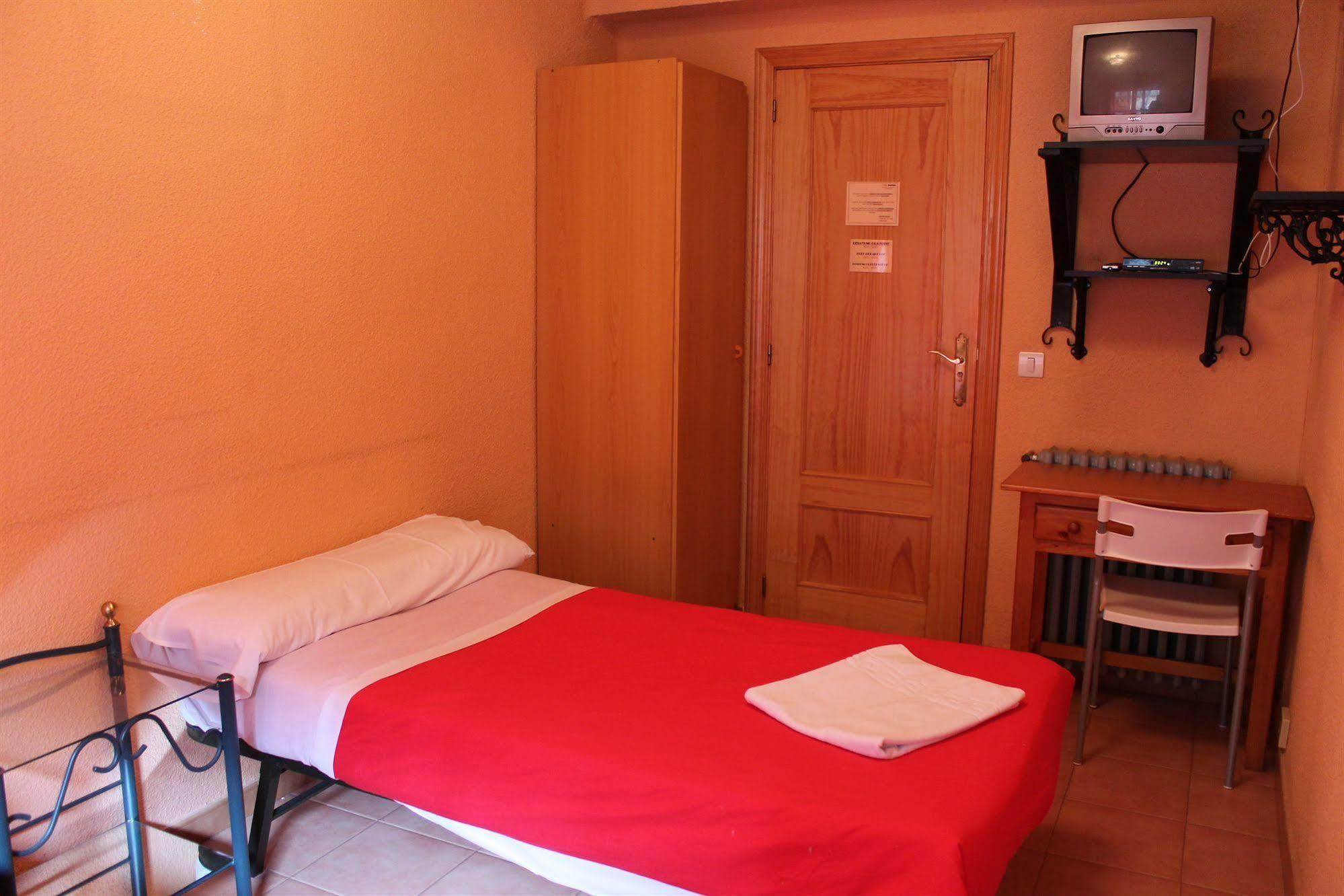 Hostal Escapat Salamanca Exterior foto