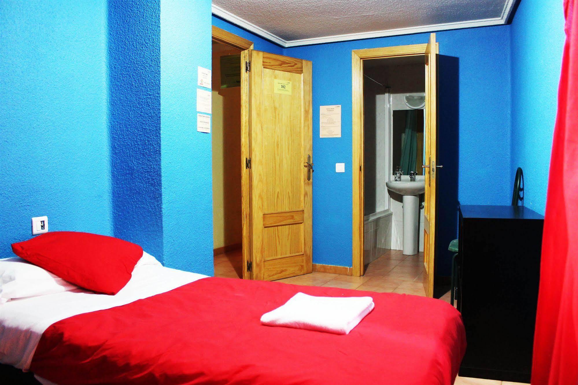 Hostal Escapat Salamanca Exterior foto